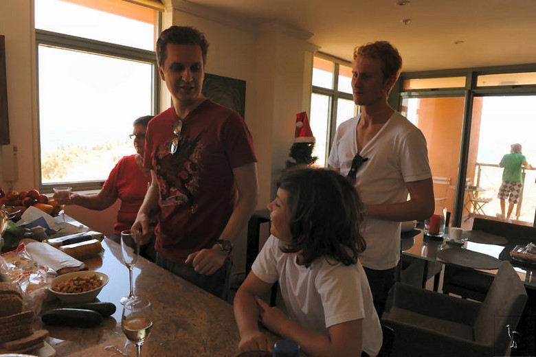 D7C_0704_family.jpg