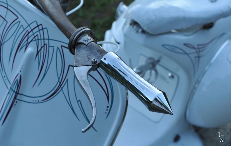 D7C_8186_scooter.jpg