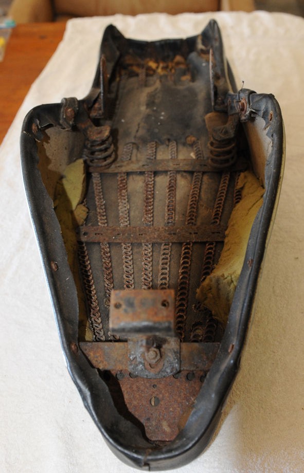 BMW_R60-2_Seat_Dual_Narrow_DSC_4214.jpg