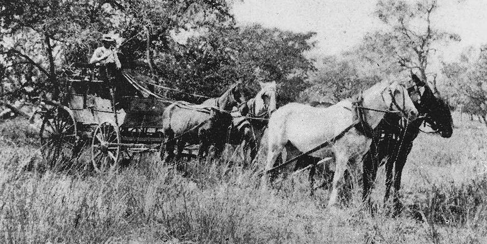 Burketown-1920-Mail-Coach.jpg Burketown-1920-Mail-Coach.jpg