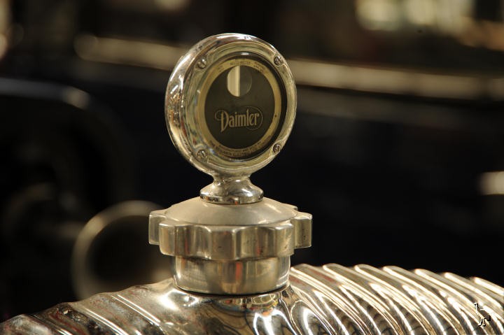 Daimler_Hood_Ornament_6836.jpg