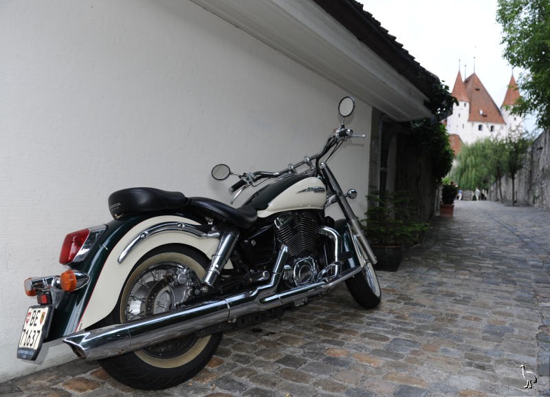 Honda_2002_VT1100C3_Shadow_Aero_CH_3.jpg