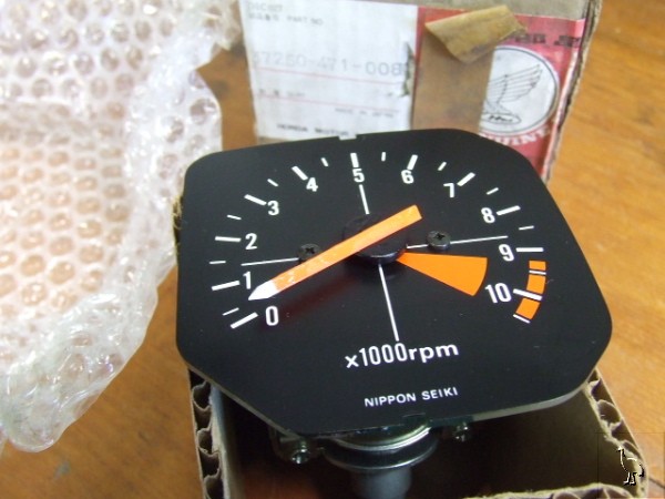 Honda_CB250RS_Tacho_37250-471-008.jpg