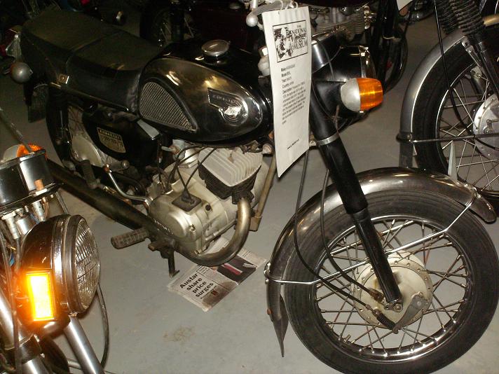 Kawasaki_1965-76_B1L_125cc_nmma-15.jpg