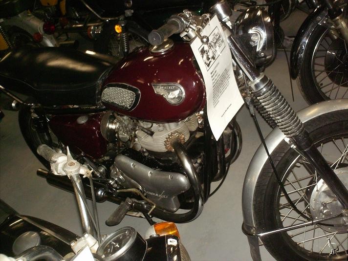 Kawasaki_1966-71_W1_650_nmma.jpg