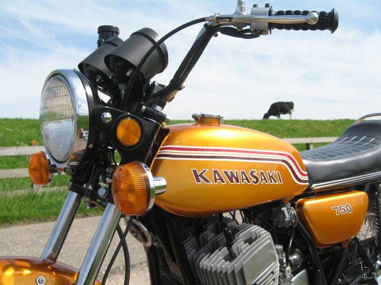 Kawasaki_1972_H2_Hugo_de_Groot_front.jpg