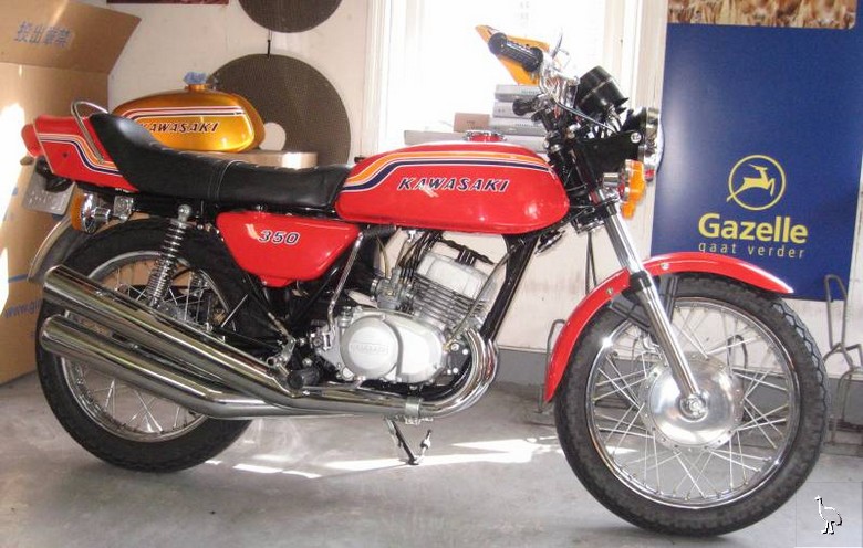 Kawasaki_S2_350_Hugo_de_Groot.jpg
