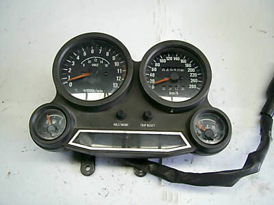 Kawasaki_Gpz900R_Instruments.jpg
