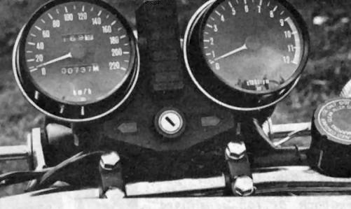 Kawasaki_Z650_1977_instruments.jpg