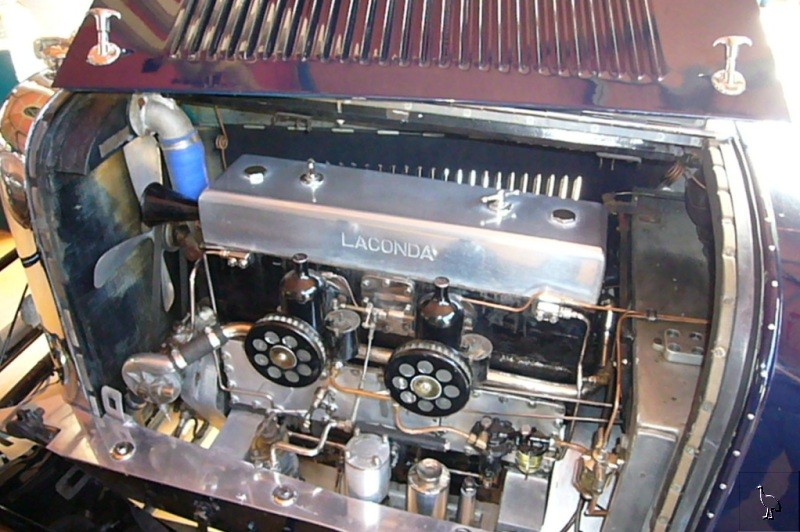 Lagonda_3_Litre_engine_bay.jpg