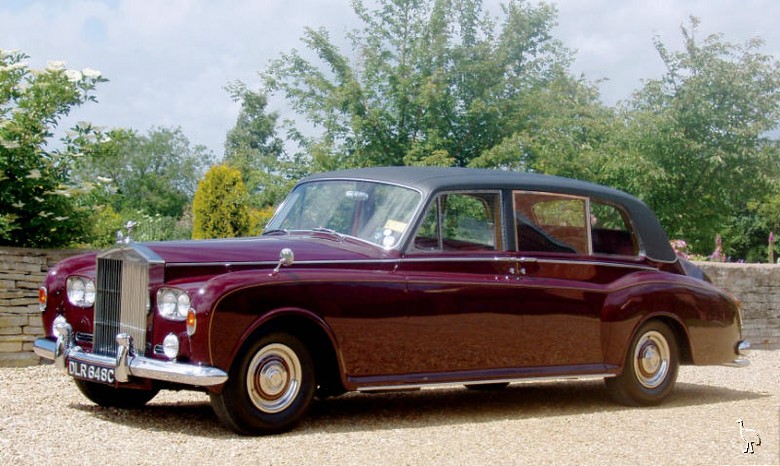 Rolls-Royce_1965_Phantom_V.jpg