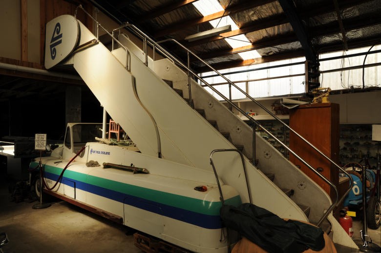 D7C_6815_airstairs.jpg