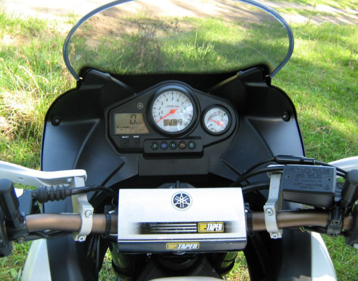 Yamaha_TDM900_2008_Instruments.jpg