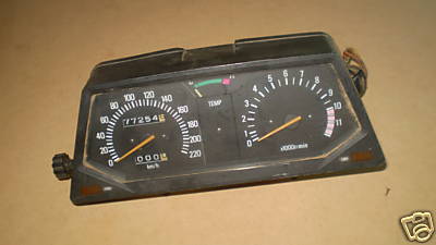Yamaha_XZ550_Instruments.jpg