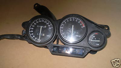 Yamaha_YZF600_Instruments_1995.jpg