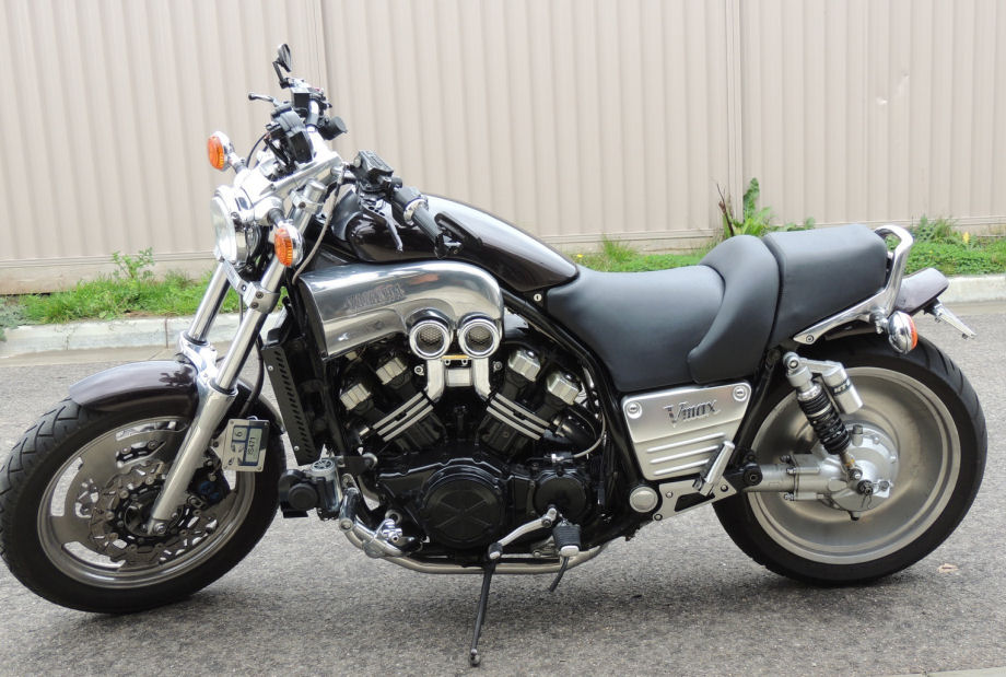 Yamaha_1992_Vmax_1.jpg