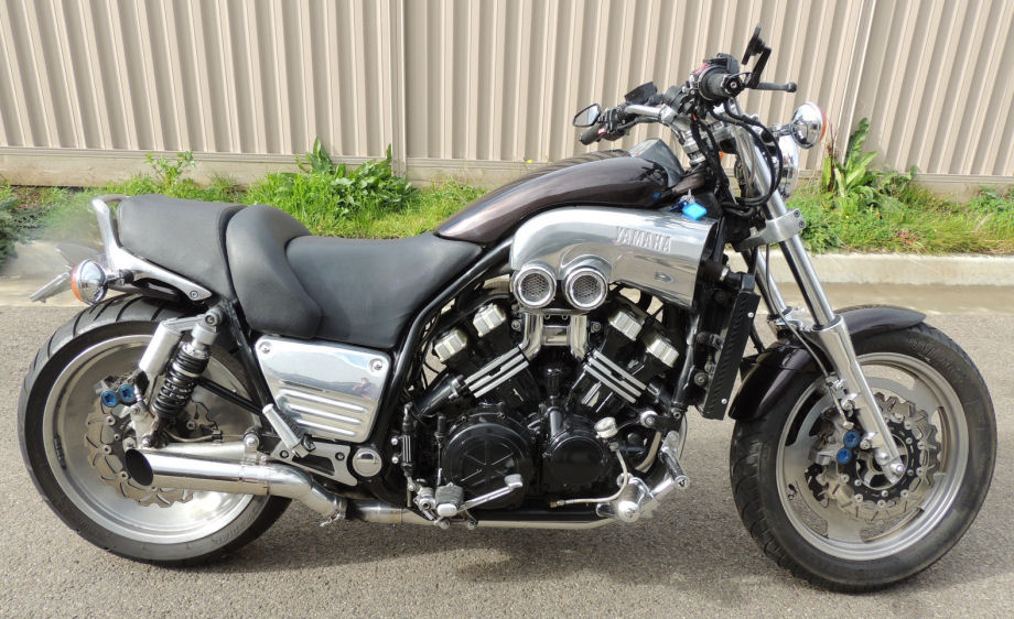 Yamaha_1992_Vmax_2.jpg