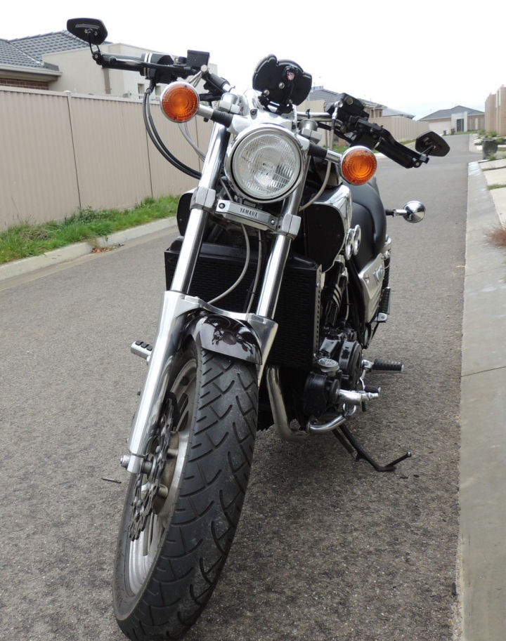 Yamaha_1992_Vmax_8.jpg