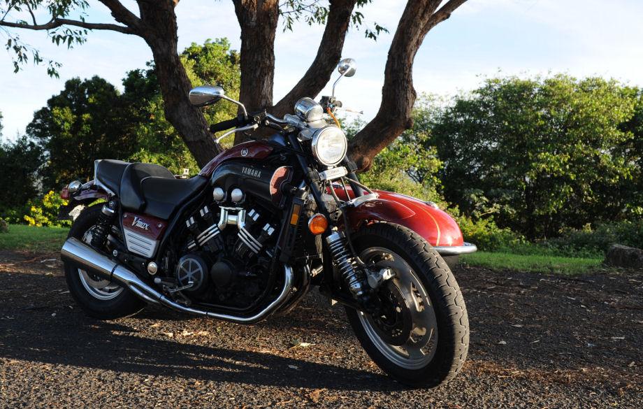 Yamaha_Vmax_1990_Watsonian_55.jpg