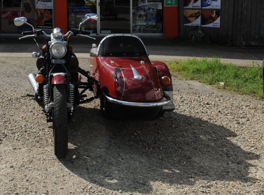 Yamaha_Vmax_1990_Watsonian_65.jpg